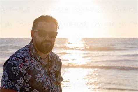 Beach-Proof Beard: Surviving Sun, Salt, and Sand